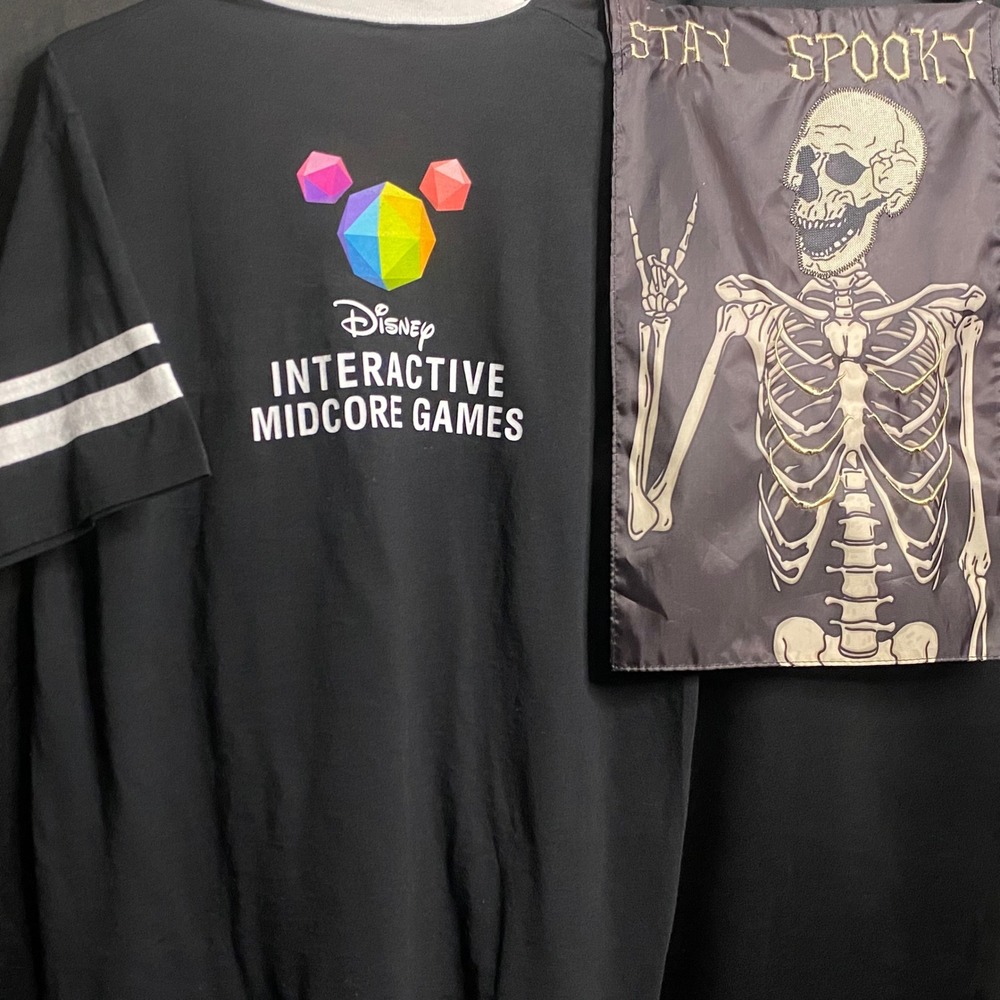 Augusta Disney Interactive Midcore‎ Games V-Neck T-Shirt Striped Adult L